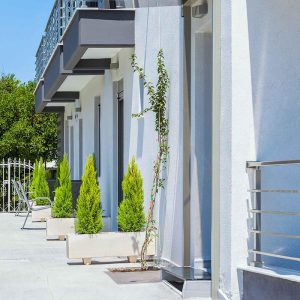 nymphes_side_entrance